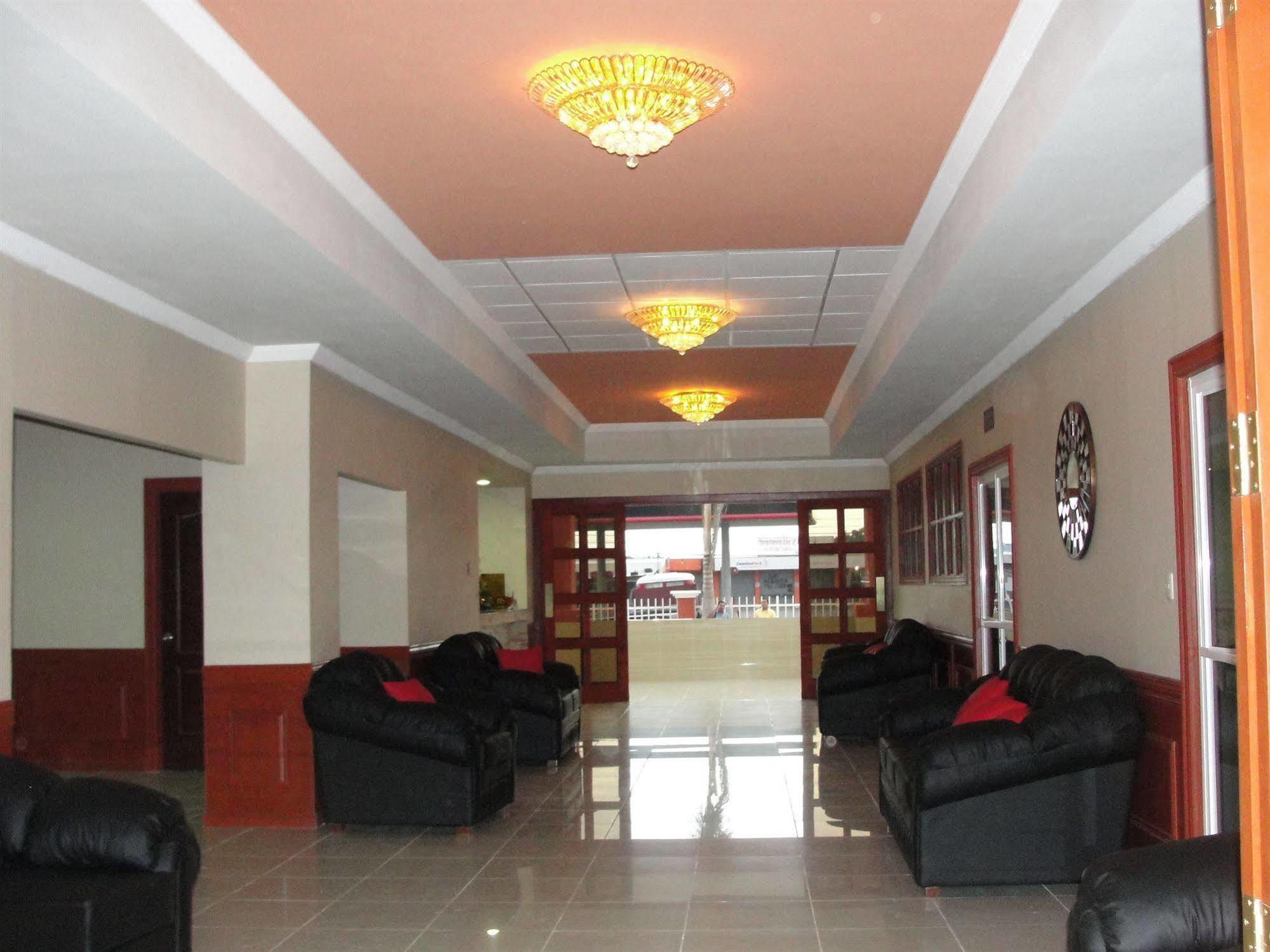Hotel Sevilla Usulutan Esterno foto